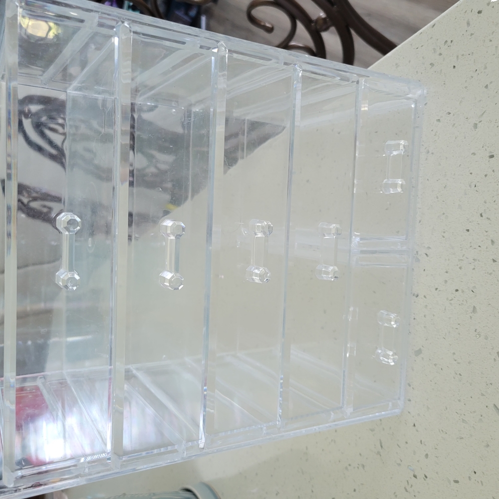 Sleek Clear Acrylic Makeup Organizer with Multiple Compartments - Picture 5 of 8